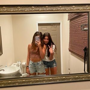 Meet your Posher, Sierra